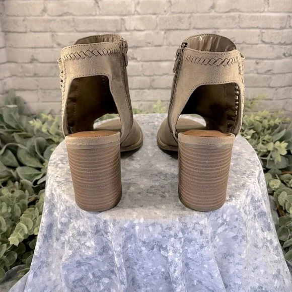 Universal Thread “Jazlyn” Whipstitch Open-Toe Faux Suede Zip Heels WMS 9M✨NWOT - Picture 6 of 10